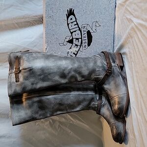Freebird by Steven Roadie Women's Gray Leather Boots
